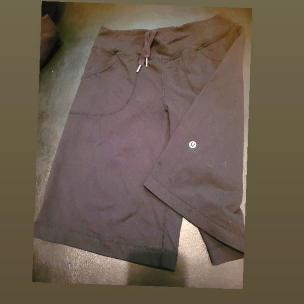 Lululemon shorts, long